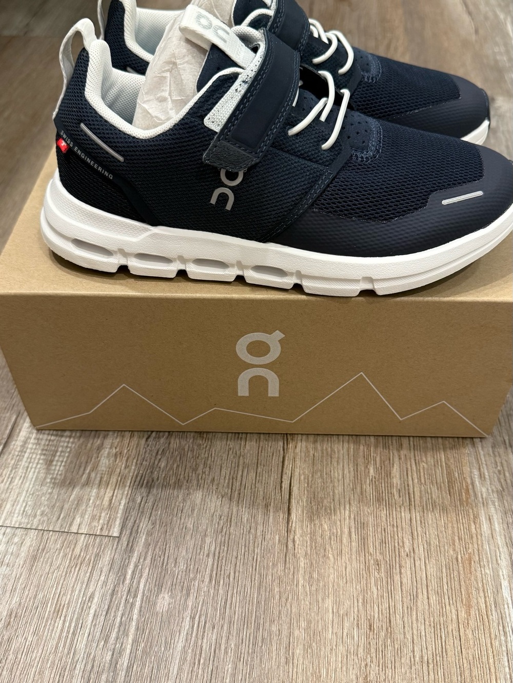On Cloud Cloud Play Kids Sneakers – Brand New – Size 1.5